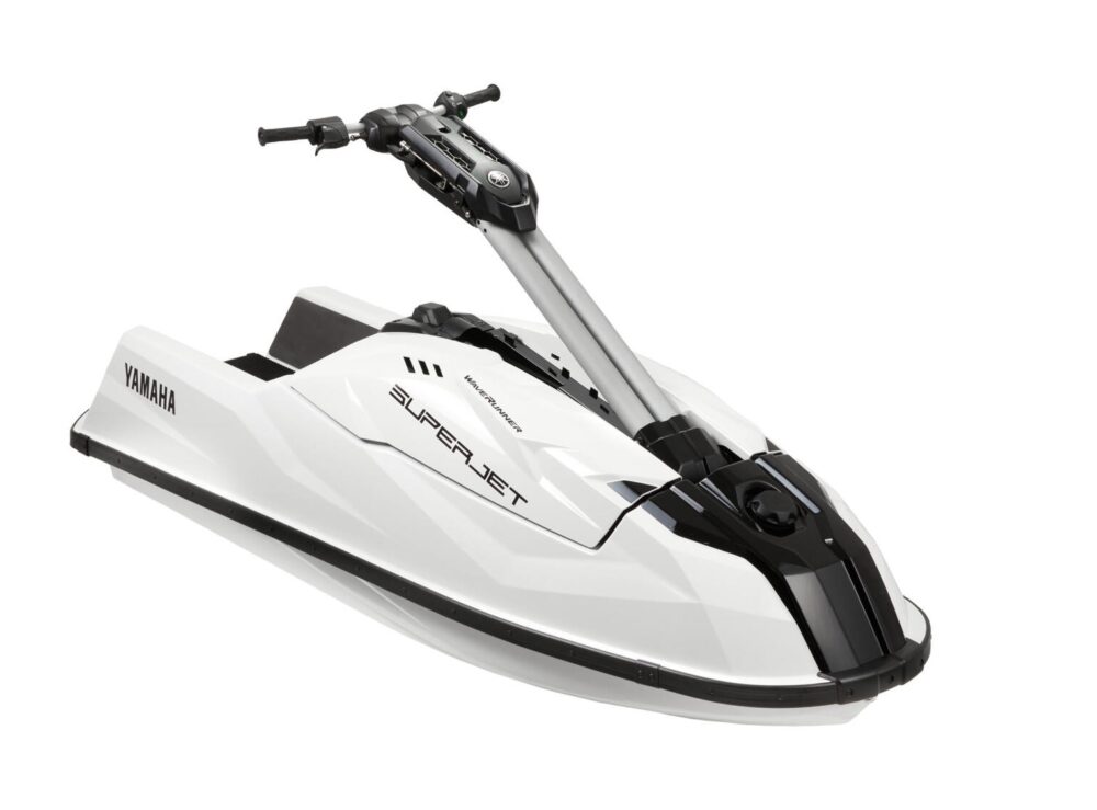2024-Yamaha-SJ1050-EU-White_Coat-Studio-002-03_83QMkzg Гидроцикл YAMAHA SUPER JET